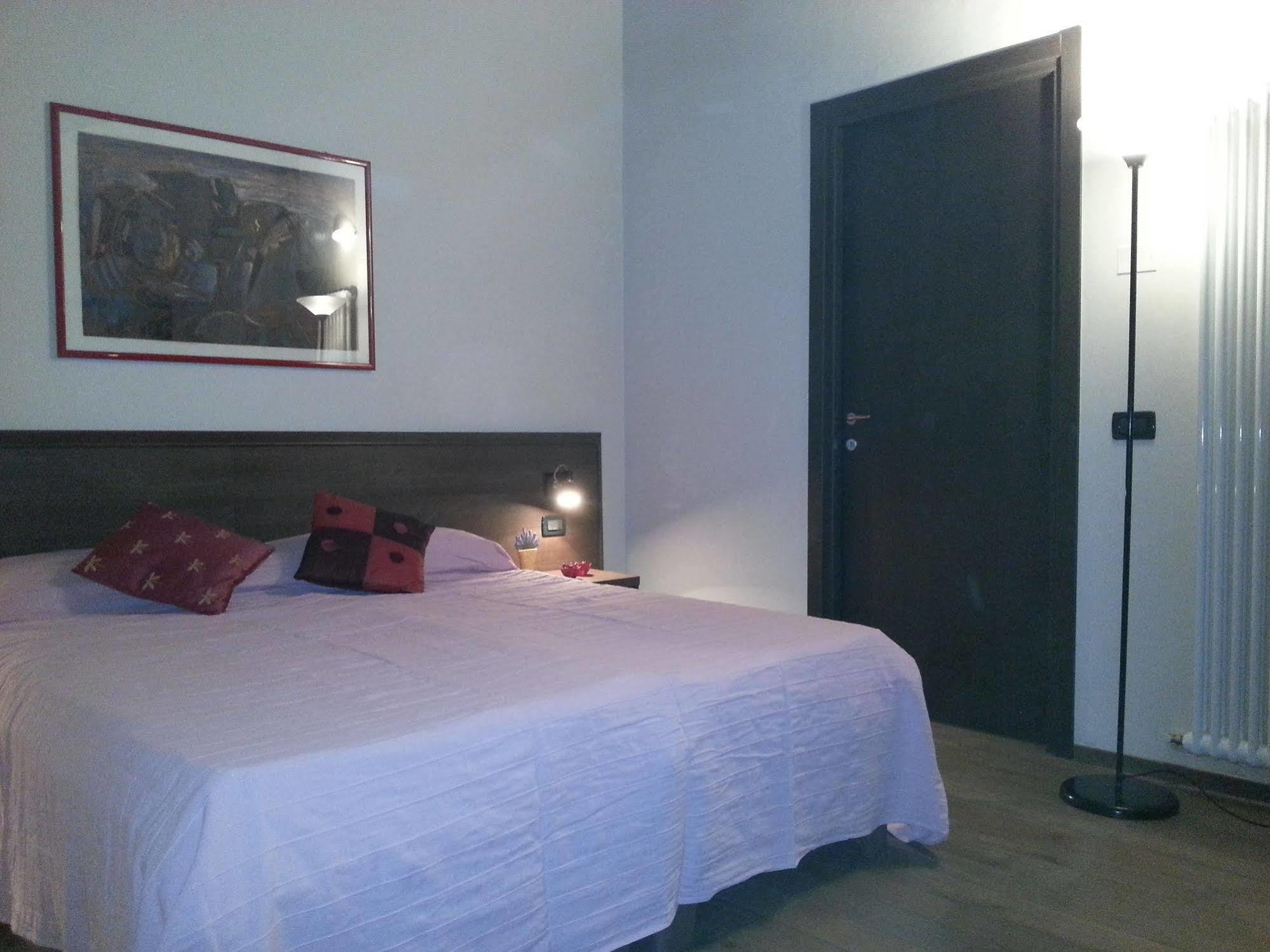 Hotel Hyknusa Reggio Emilia Luaran gambar